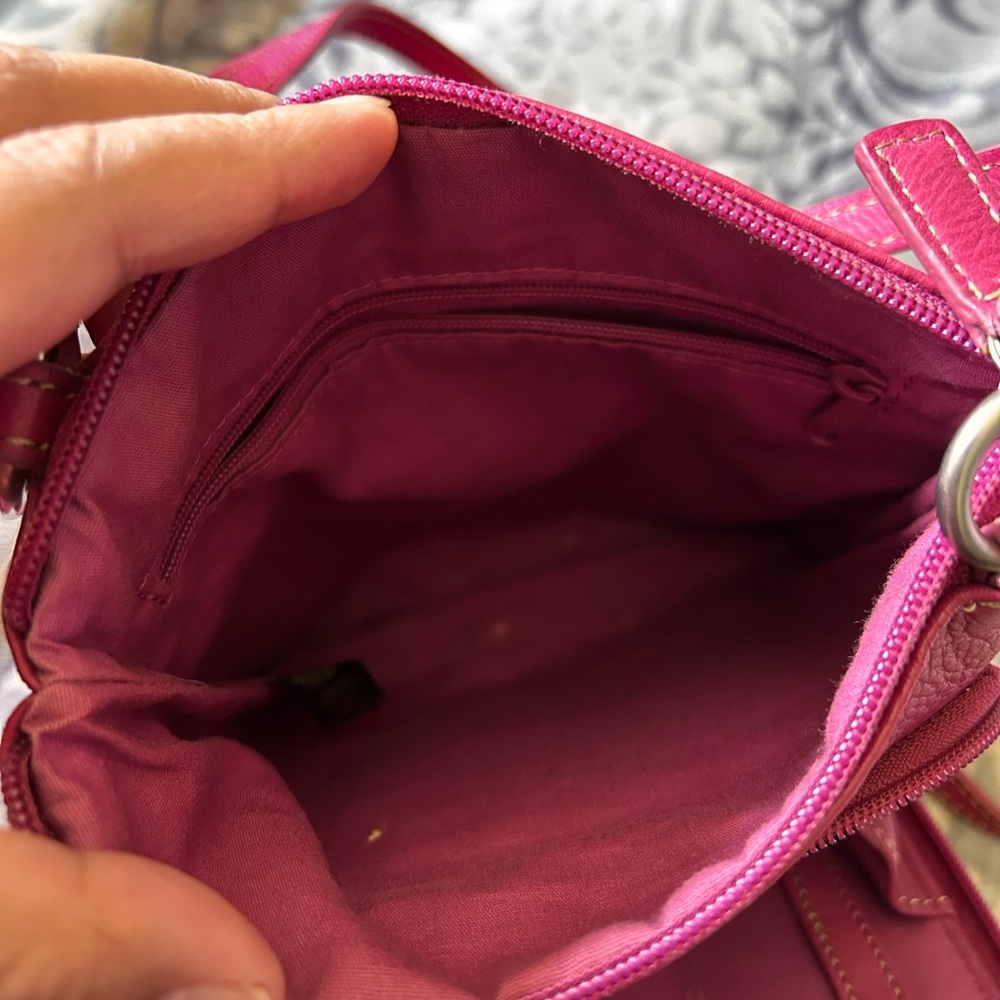Fossil Fuchsia Leather Crossbody Bag - Picture 5 of 9